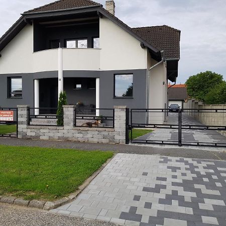 Honfoglalas Apartment Bük Eksteriør bilde